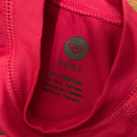 *SOLD* Roxy UPF 50 pink swimming surfing shirt with logo BNWT sz medium - Picture 6 of 8